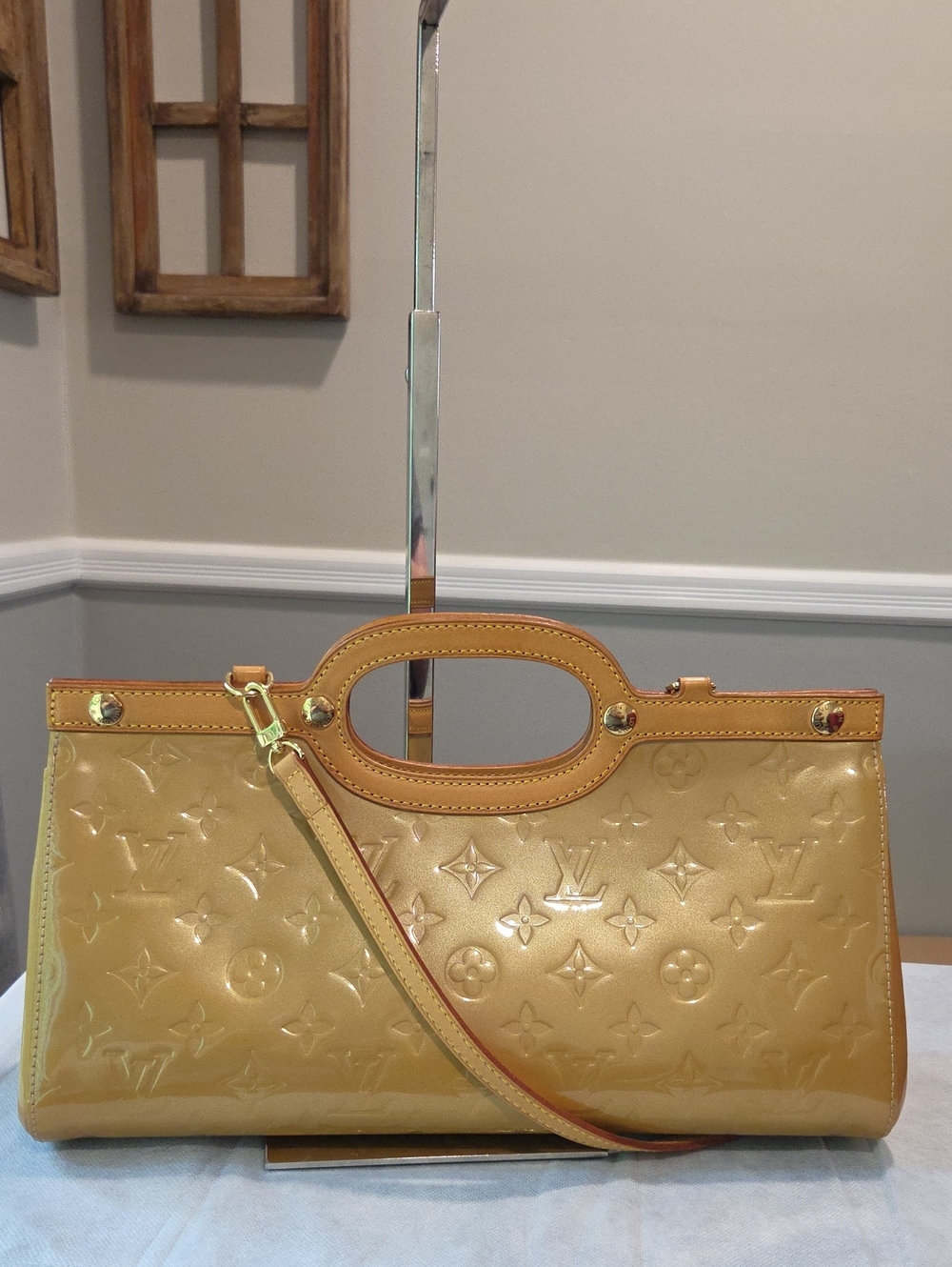 Louis Vuitton Monogram Vernis Shiny Mustard Yellow Shoulder Bag